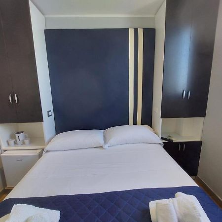 La Stanza Sul Porto Di Amalfi Camera Piccina Piccina Con Bagno Privato E Terrazzino Vista Mare Eksteriør billede
