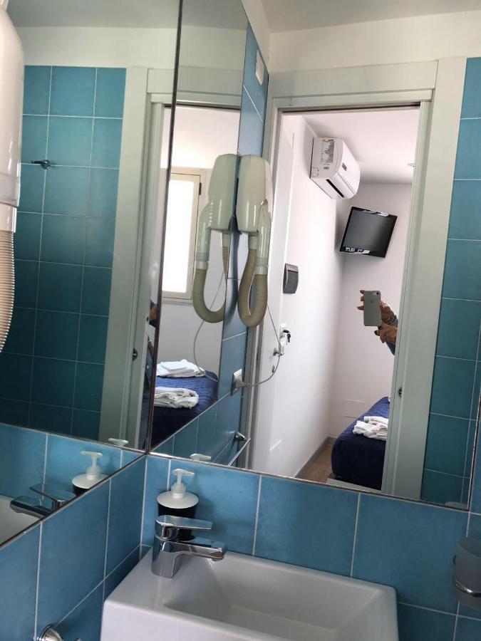 La Stanza Sul Porto Di Amalfi Camera Piccina Piccina Con Bagno Privato E Terrazzino Vista Mare Eksteriør billede