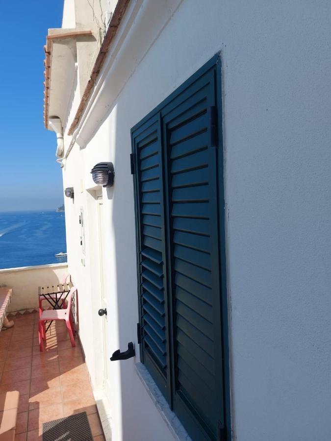 La Stanza Sul Porto Di Amalfi Camera Piccina Piccina Con Bagno Privato E Terrazzino Vista Mare Eksteriør billede