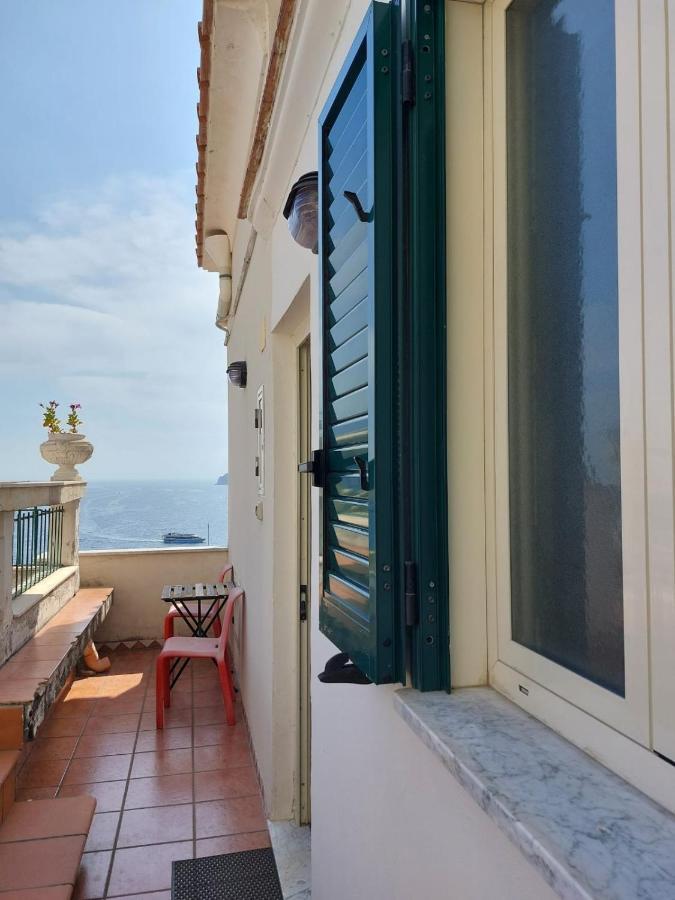 La Stanza Sul Porto Di Amalfi Camera Piccina Piccina Con Bagno Privato E Terrazzino Vista Mare Eksteriør billede
